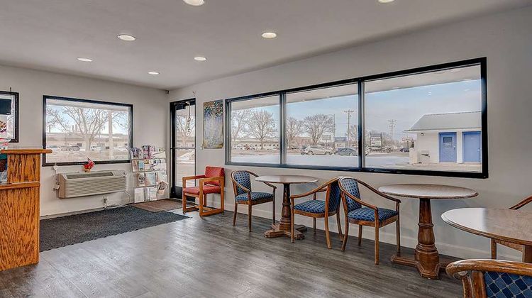 Travelodge-Wyndham Spirit Lake Okoboji Lobby