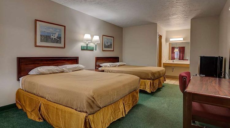 Travelodge-Wyndham Spirit Lake Okoboji Room