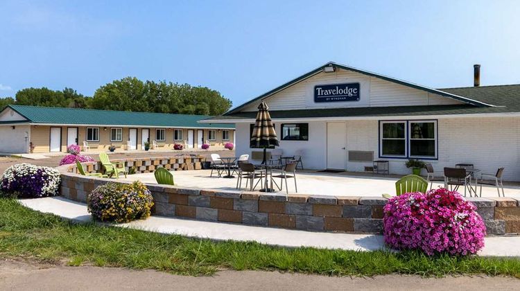 Travelodge-Wyndham Spirit Lake Okoboji Exterior