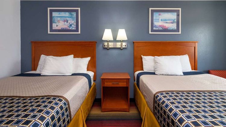 Travelodge-Wyndham Spirit Lake Okoboji Room