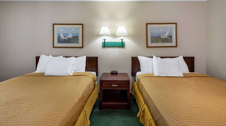 Travelodge-Wyndham Spirit Lake Okoboji Room
