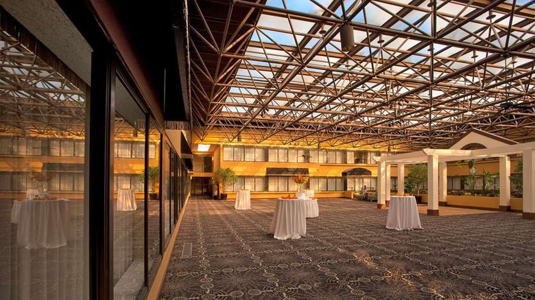 <b>The Rockville Hotel a Ramada by Wyndham Ballroom</b>. Images powered by <a href="https://iceportal.shijigroup.com/" title="IcePortal" target="_blank">IcePortal</a>.