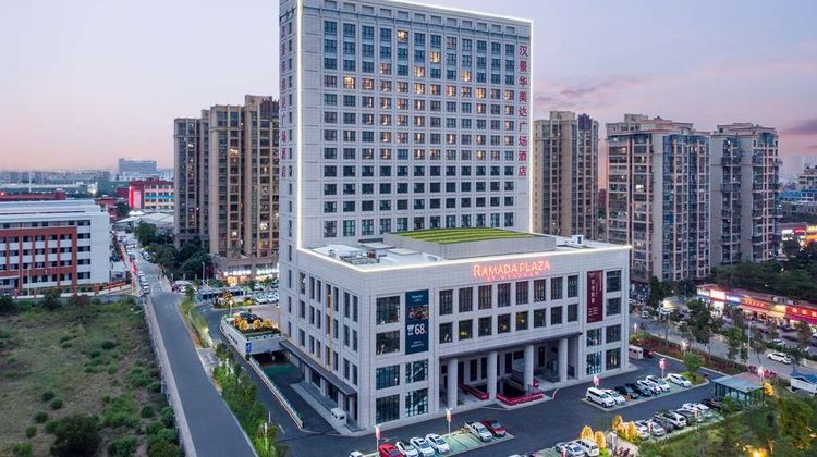 Ramada Plaza by Wyndham Xiamen Exterior