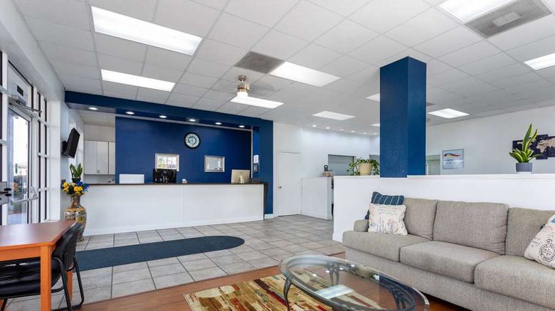 <b>Baymont by Wyndham Marianna Lobby</b>. Images powered by <a href="https://iceportal.shijigroup.com/" title="IcePortal" target="_blank">IcePortal</a>.