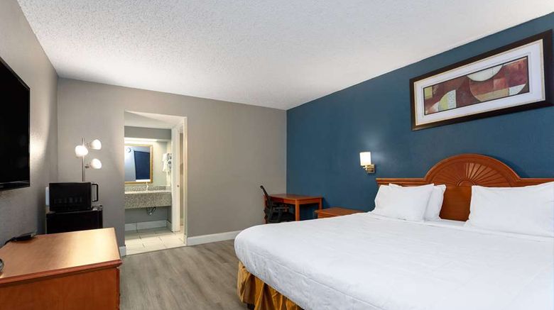 <b>Baymont by Wyndham Marianna Room</b>. Images powered by <a href="https://iceportal.shijigroup.com/" title="IcePortal" target="_blank">IcePortal</a>.