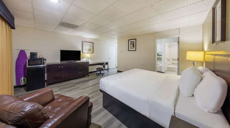 <b>Baymont by Wyndham El Dorado Suite</b>. Images powered by <a href="https://iceportal.shijigroup.com/" title="IcePortal" target="_blank">IcePortal</a>.
