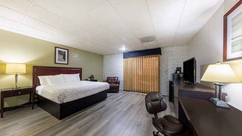 <b>Baymont by Wyndham El Dorado Suite</b>. Images powered by <a href="https://iceportal.shijigroup.com/" title="IcePortal" target="_blank">IcePortal</a>.