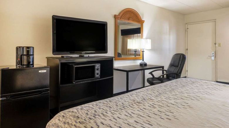 <b>Baymont by Wyndham El Dorado Room</b>. Images powered by <a href="https://iceportal.shijigroup.com/" title="IcePortal" target="_blank">IcePortal</a>.