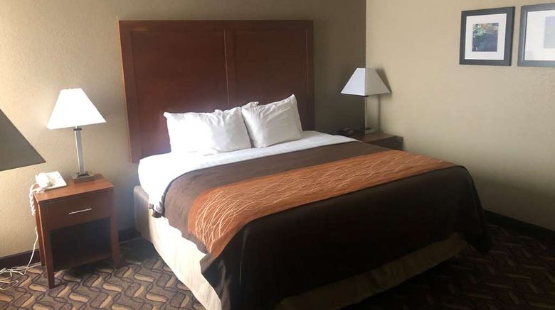 <b>AmericInn by Wyndham Memphis East Room</b>. Images powered by <a href="https://iceportal.shijigroup.com/" title="IcePortal" target="_blank">IcePortal</a>.