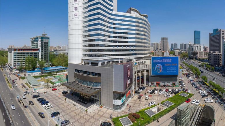 <b>Mercure Shijiazhuang People Square Exterior</b>. Images powered by <a href="https://iceportal.shijigroup.com/" title="IcePortal" target="_blank">IcePortal</a>.