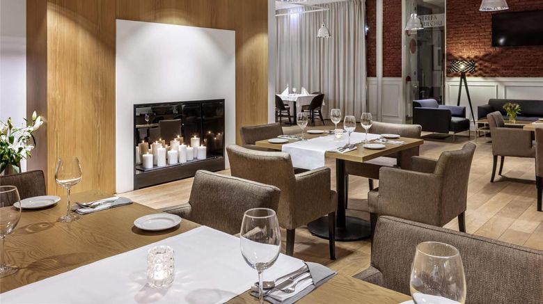 <b>Mercure Wiazowna Brant Restaurant</b>. Images powered by <a href="https://iceportal.shijigroup.com/" title="IcePortal" target="_blank">IcePortal</a>.