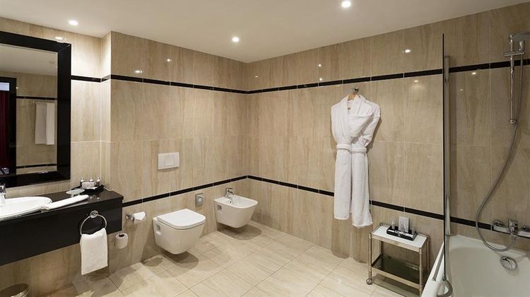 Concorde Paris Room