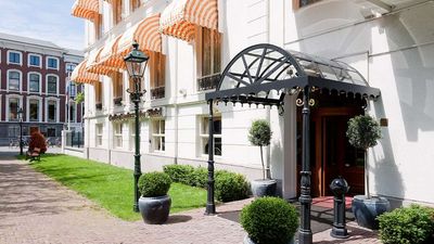 Carlton Ambassador Hotel