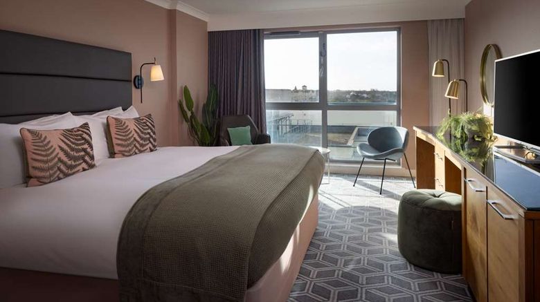 <b>Bliss Hotel Room</b>. Images powered by <a href="https://iceportal.shijigroup.com/" title="IcePortal" target="_blank">IcePortal</a>.