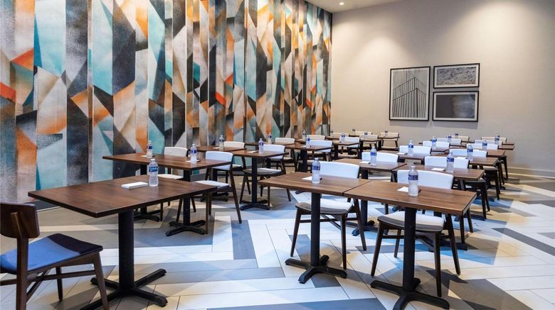 <b>Hyatt Place New York Chelsea Meeting</b>. Images powered by <a href="https://iceportal.shijigroup.com/" title="IcePortal" target="_blank">IcePortal</a>.