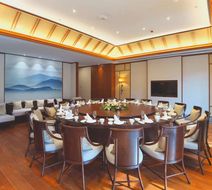 Howard Johnson The Bund Hotel Gasa Restaurant