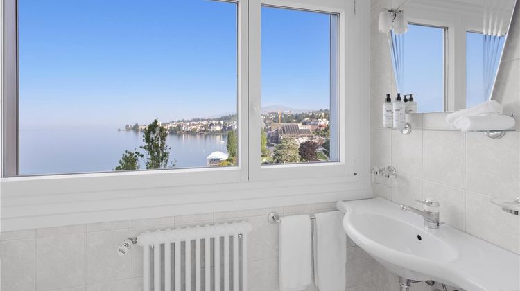 Mona Montreux Room
