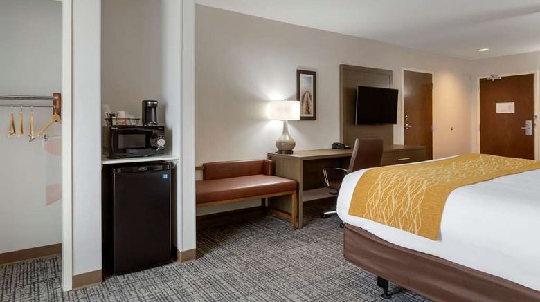 <b>Comfort Inn Jonesboro Suite</b>. Images powered by <a href="https://iceportal.shijigroup.com/" title="IcePortal" target="_blank">IcePortal</a>.