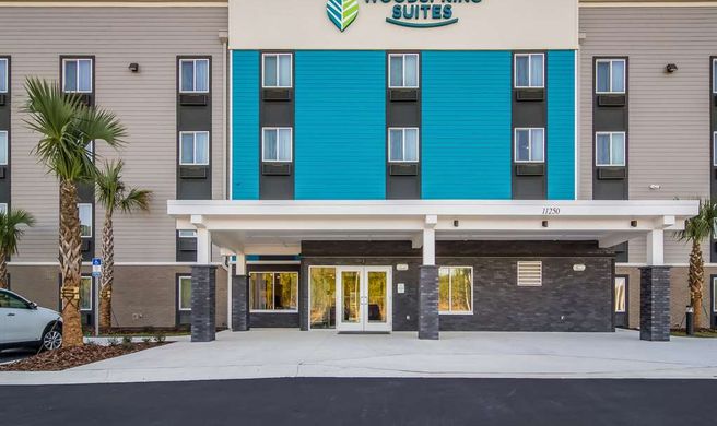 WoodSpring Suites Campfield Commons Exterior