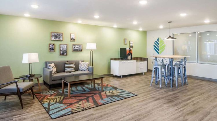 WoodSpring Suites Campfield Commons Lobby