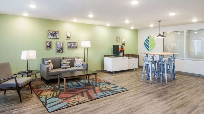 <b>WoodSpring Suites Campfield Commons Lobby</b>. Images powered by <a href="https://iceportal.shijigroup.com/" title="IcePortal" target="_blank">IcePortal</a>.