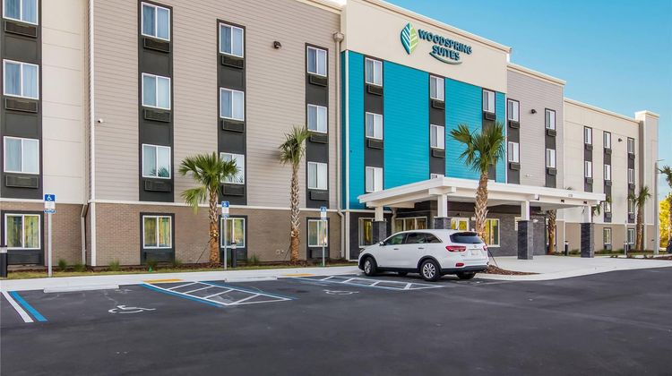 WoodSpring Suites Campfield Commons Exterior