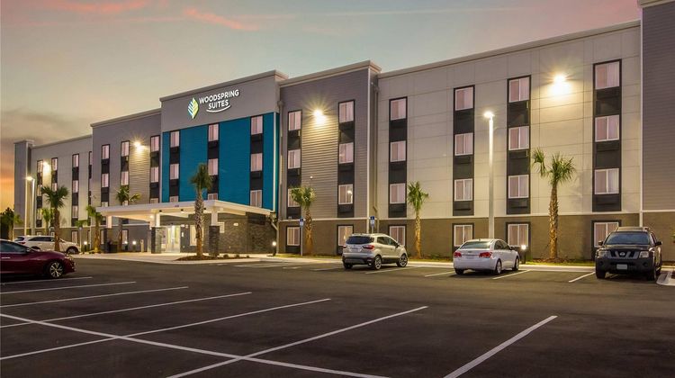 WoodSpring Suites Campfield Commons Exterior
