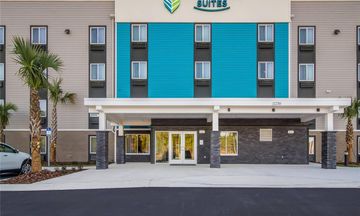 WoodSpring Suites Campfield Commons