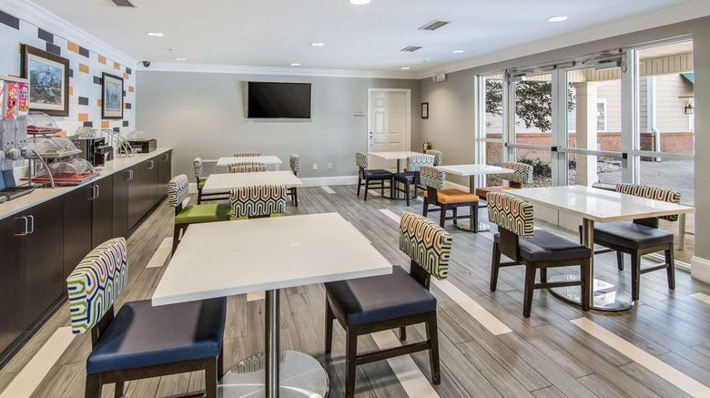 <b>Sleep Inn & Suites Columbus Restaurant</b>. Images powered by <a href="https://iceportal.shijigroup.com/" title="IcePortal" target="_blank">IcePortal</a>.