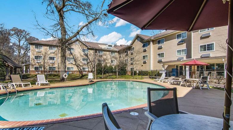 <b>Sleep Inn & Suites Columbus Pool</b>. Images powered by <a href="https://iceportal.shijigroup.com/" title="IcePortal" target="_blank">IcePortal</a>.