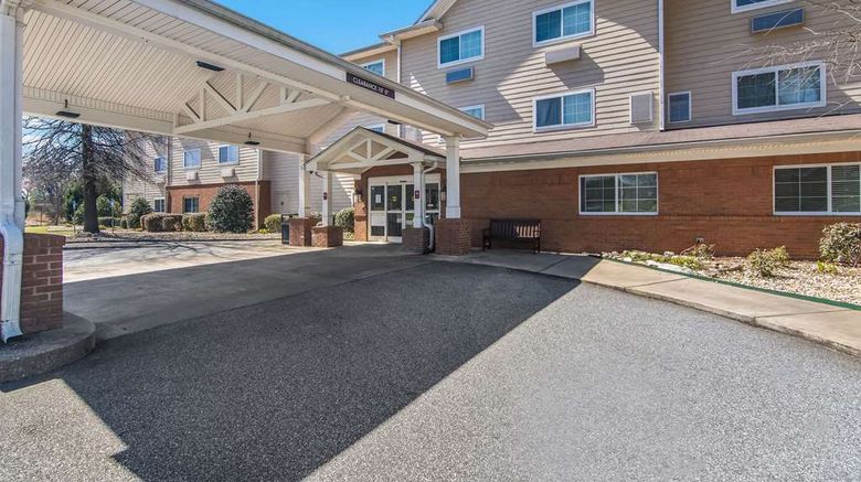 <b>Sleep Inn & Suites Columbus Exterior</b>. Images powered by <a href="https://iceportal.shijigroup.com/" title="IcePortal" target="_blank">IcePortal</a>.