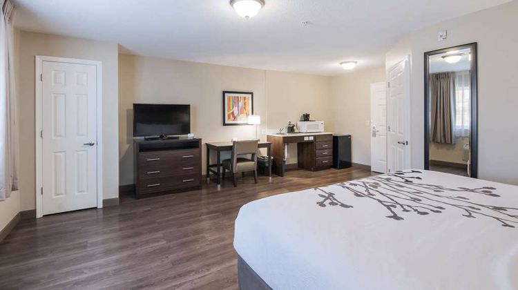 Sleep Inn & Suites Columbus Suite