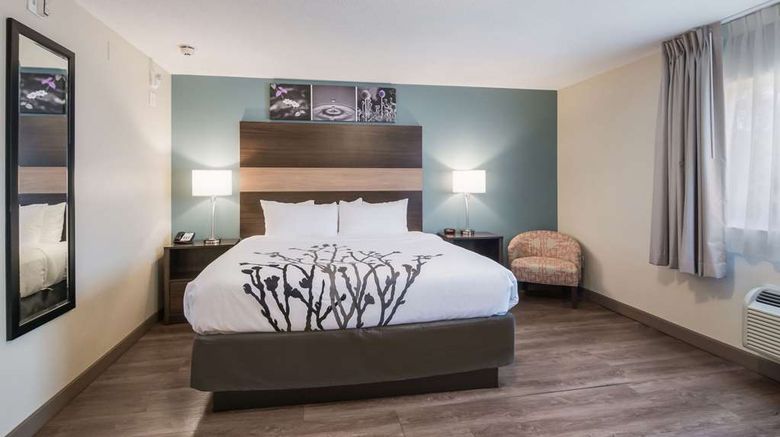 <b>Sleep Inn & Suites Columbus Suite</b>. Images powered by <a href="https://iceportal.shijigroup.com/" title="IcePortal" target="_blank">IcePortal</a>.