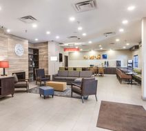 Comfort Inn & Suites Lobby