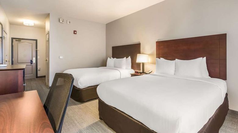 <b>Comfort Inn & Suites Room</b>. Images powered by <a href="https://iceportal.shijigroup.com/" title="IcePortal" target="_blank">IcePortal</a>.