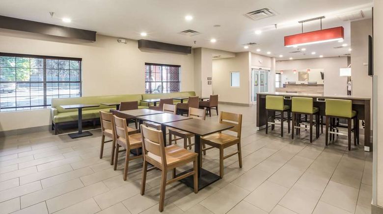 <b>Comfort Inn & Suites Restaurant</b>. Images powered by <a href="https://iceportal.shijigroup.com/" title="IcePortal" target="_blank">IcePortal</a>.