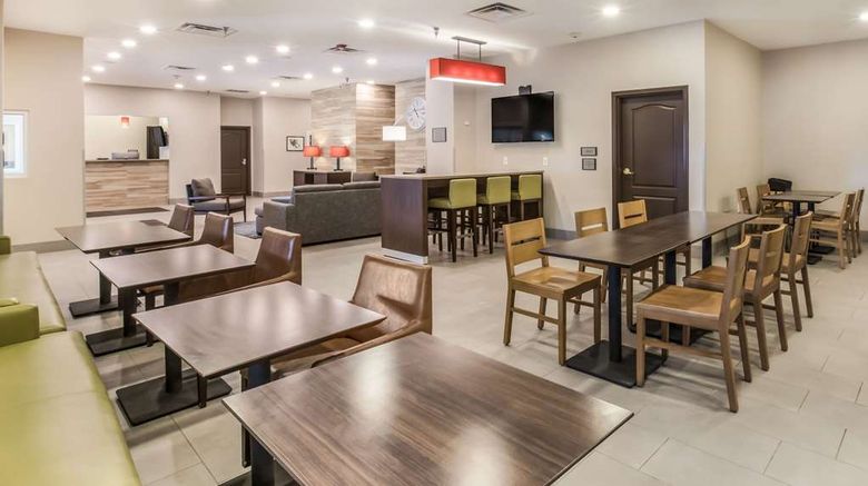 <b>Comfort Inn & Suites Restaurant</b>. Images powered by <a href="https://iceportal.shijigroup.com/" title="IcePortal" target="_blank">IcePortal</a>.