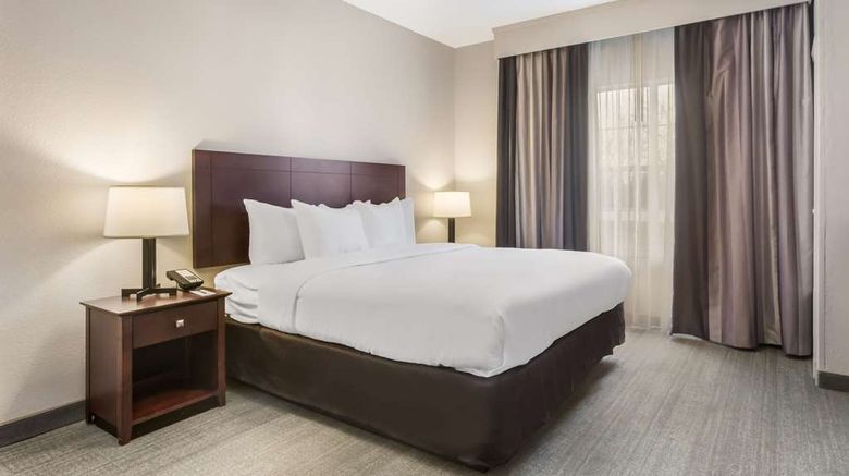 <b>Comfort Inn & Suites Suite</b>. Images powered by <a href="https://iceportal.shijigroup.com/" title="IcePortal" target="_blank">IcePortal</a>.