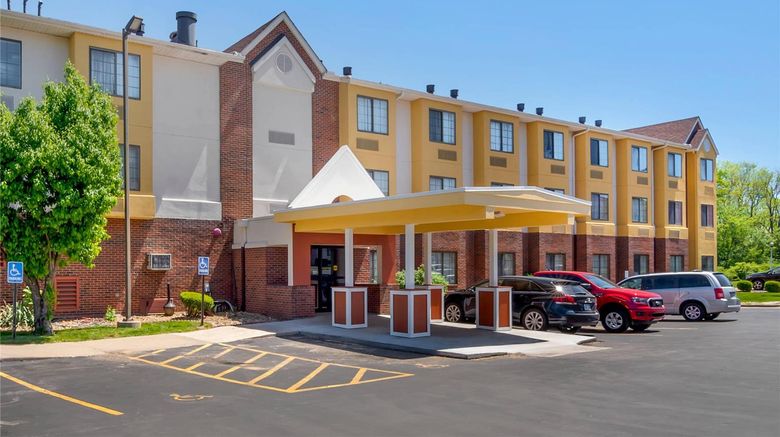 <b>Quality Inn Overland Park Exterior</b>. Images powered by <a href="https://iceportal.shijigroup.com/" title="IcePortal" target="_blank">IcePortal</a>.
