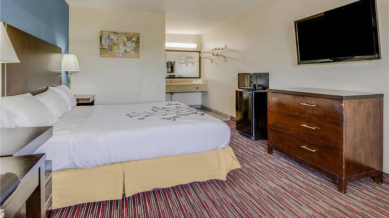 <b>Econo Lodge Inn and Suites Enid Suite</b>. Images powered by <a href="https://iceportal.shijigroup.com/" title="IcePortal" target="_blank">IcePortal</a>.