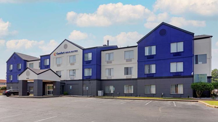 Comfort Inn and Suites Memphis East Exterior