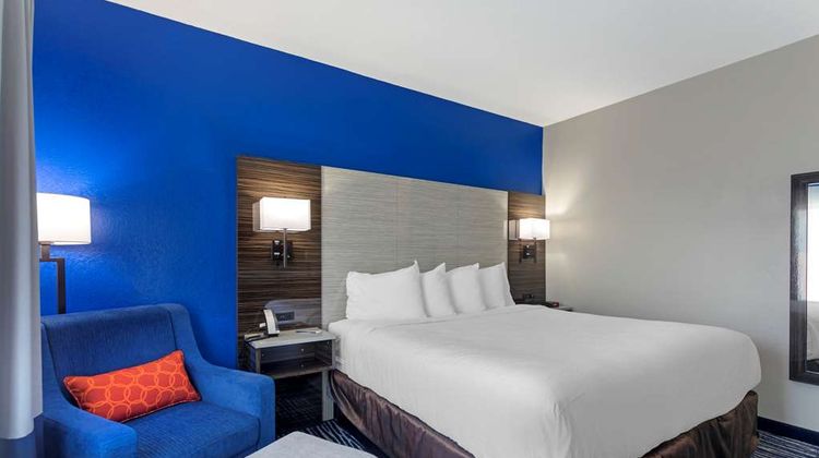 Comfort Inn and Suites Memphis East Room