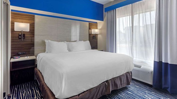 Comfort Inn and Suites Memphis East Suite