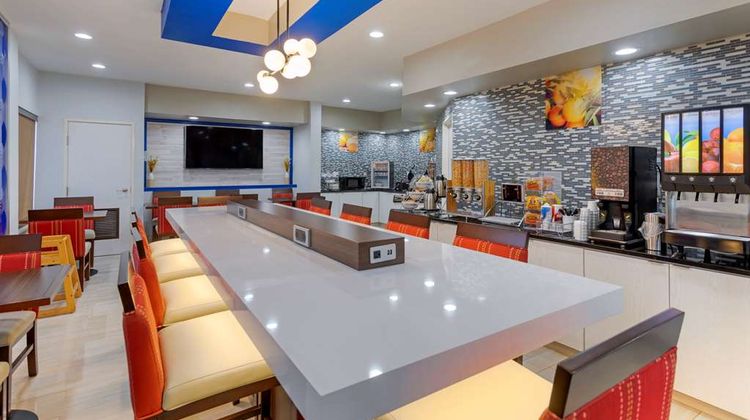 Comfort Inn and Suites Memphis East Restaurant