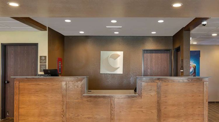 Comfort Inn & Suites Lobby