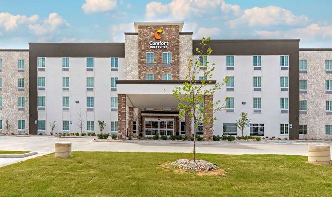 Comfort Inn & Suites Exterior