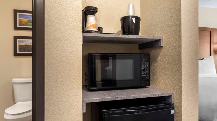 Comfort Inn & Suites Room