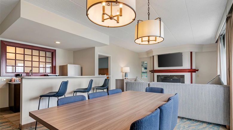 <b>Heidel House Hotel & Conference Center Suite</b>. Images powered by <a href="https://iceportal.shijigroup.com/" title="IcePortal" target="_blank">IcePortal</a>.