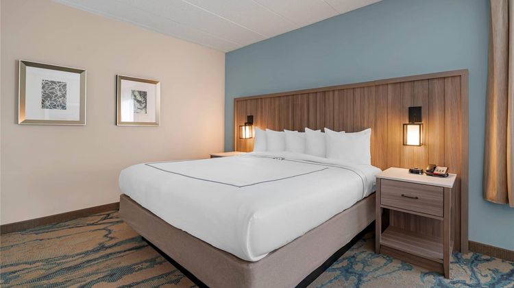 Heidel House Hotel & Conference Center Suite