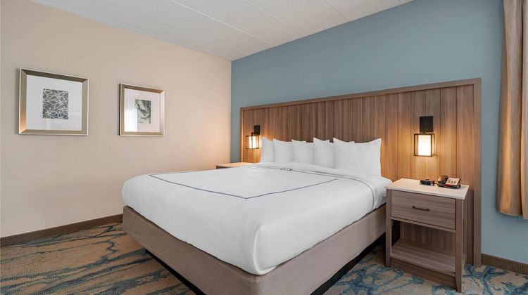 Heidel House Hotel & Conference Center Suite